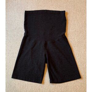 Beyond the Bump Maternity Biker Shorts Black Beyond Yoga Size Small Spacedye
